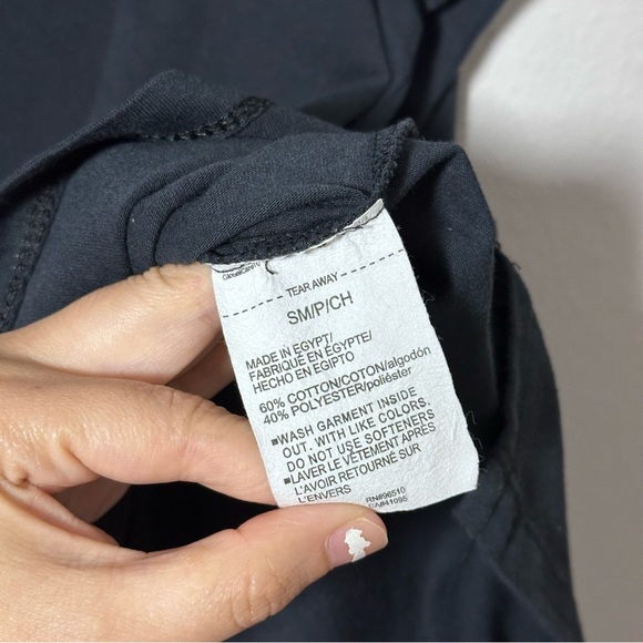 Under Armour Women Black Long Sleeve Loose T-shirt Size Small. - Picture 4 of 8